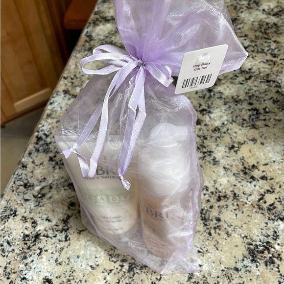 L’BRI pure and natural baby wash & lotion set - Picture 2 of 3